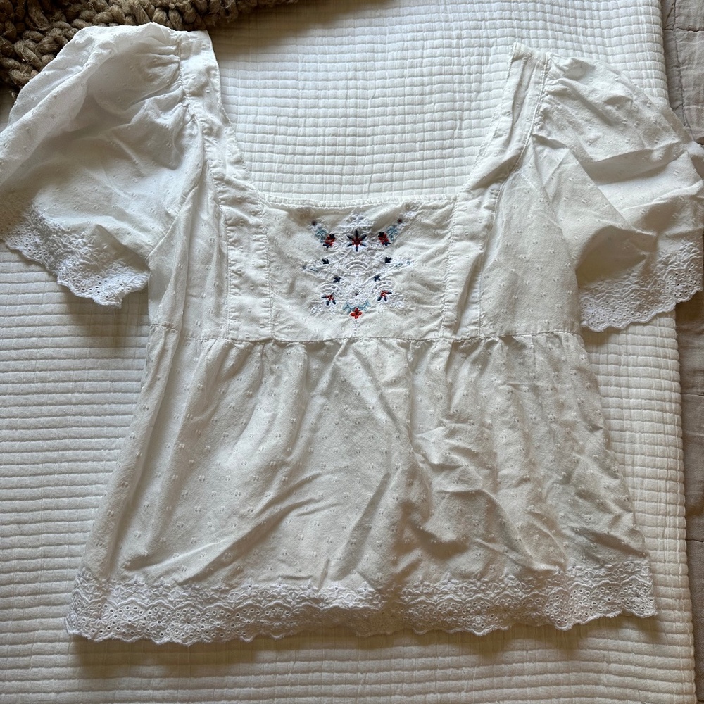 Old Navy Flutter-Sleeve Clip-Dot Swing Blouse, Size Petite L, White